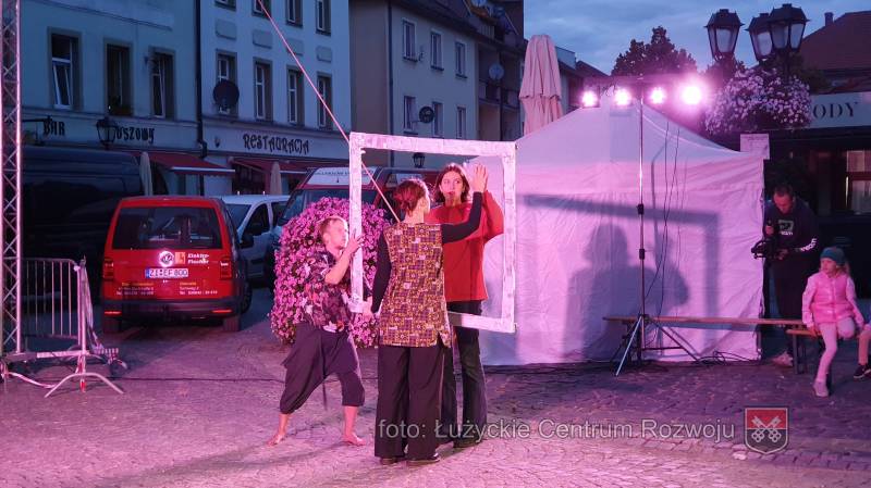 kommen und gehen, przedstawienie